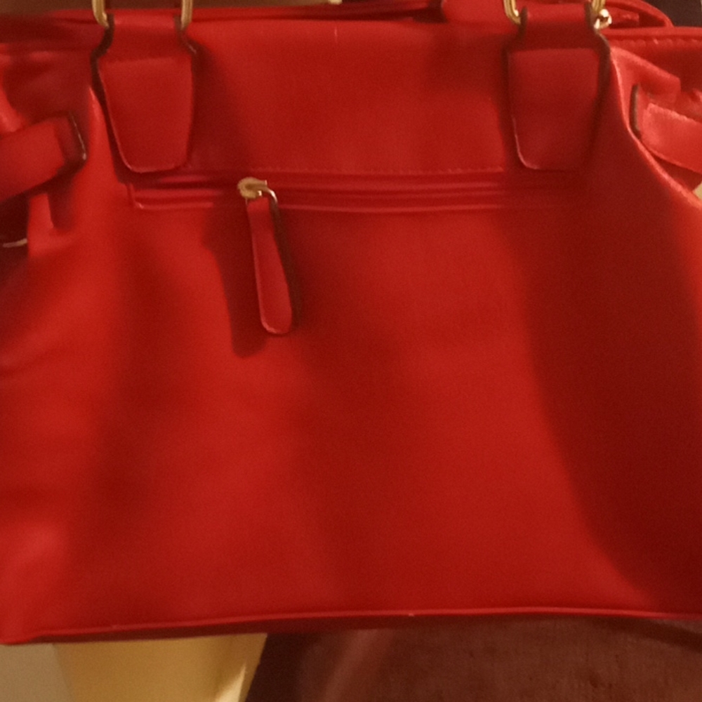 Red handbag - Picture 3 of 4